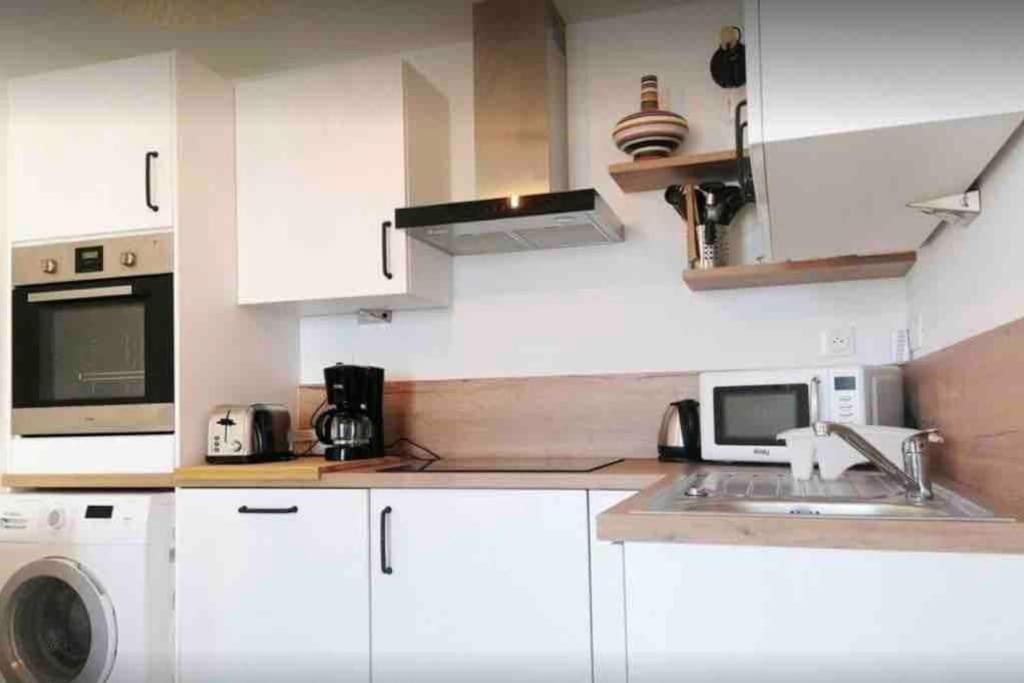 Maisonnette Pour 2 Personnes - Vue - A 100 Metres * Ploubazlanec